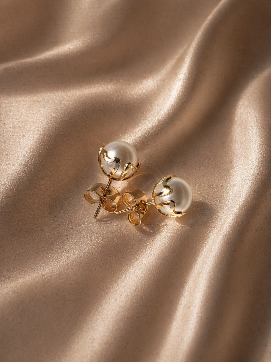18k Gold Filled Gilded Heart Pearl Stud Earrings